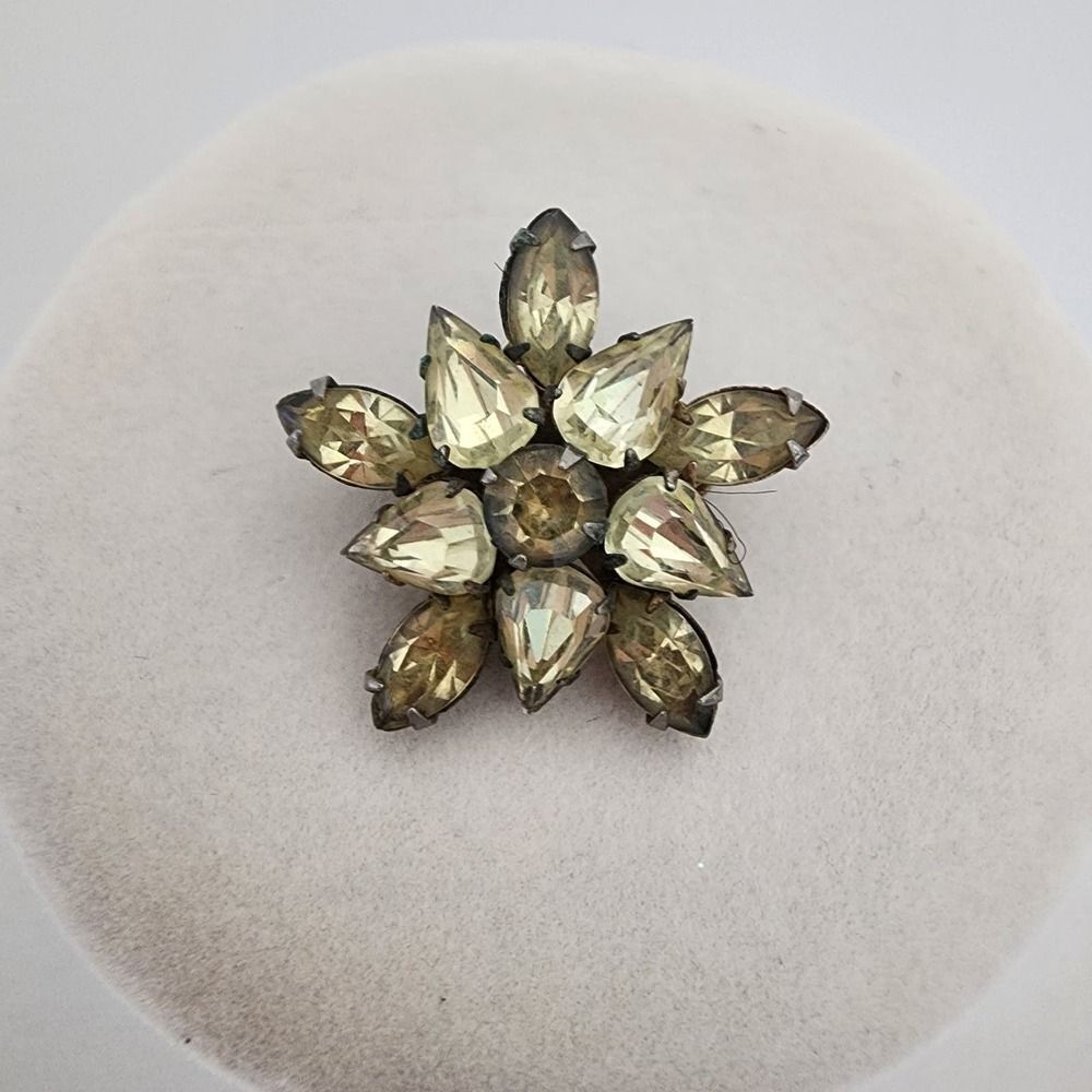 Vintage small yellow‎ rhinestone flower snowflake brooch